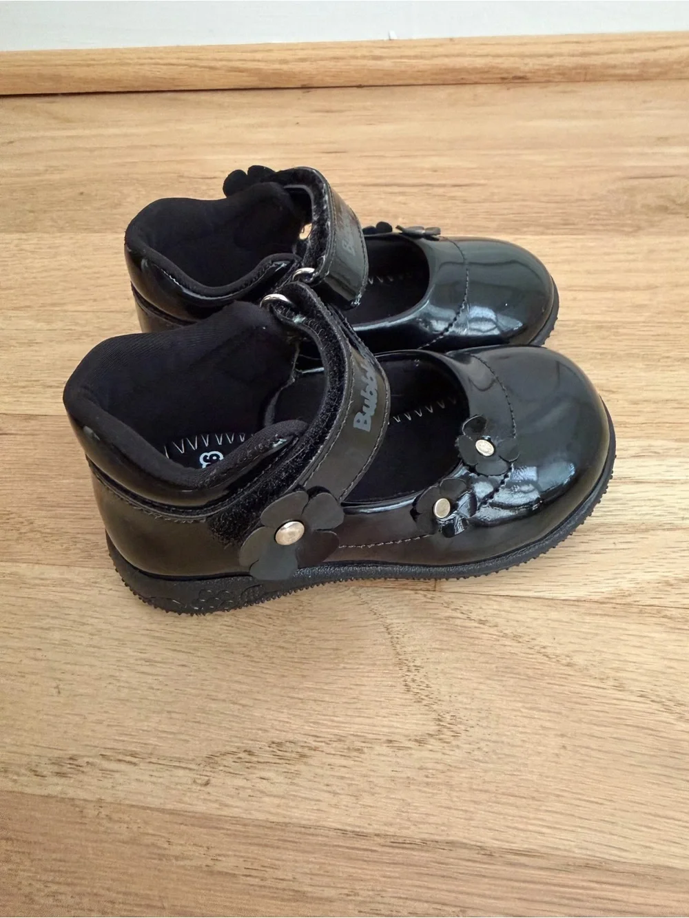 Bubble Gummers Little Girl Black Patent Mary Jane Shoes with Flower Accent 5M